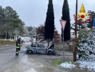 Incendio su SP 103 vicino Monte Santa Maria Tiberina