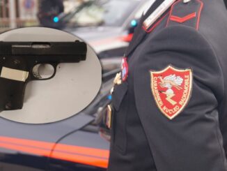 Maltratta e minaccia la moglie con pistola, arrestato dai carabinieri