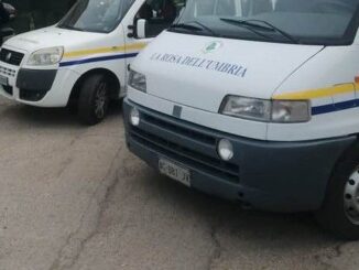 Rubato lampeggiante blu da auto della Protezione Civile