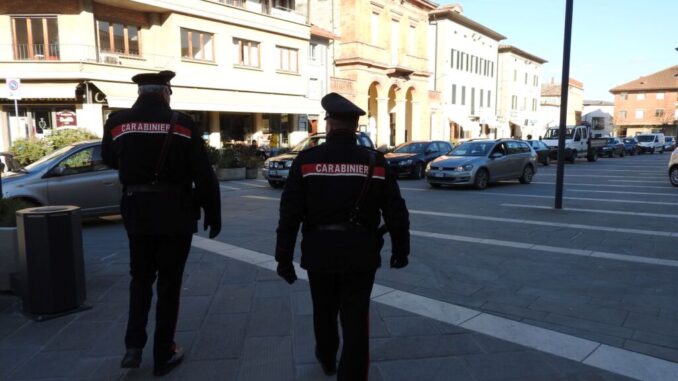 Accoltellamento in abitazione tra fratello e sorella, denunciati dai Carabinieri