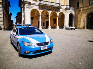 Polizia interviene su segnalazione, trovati arnesi da scasso