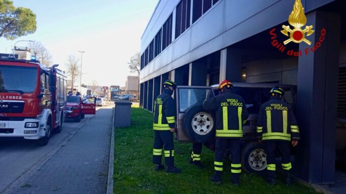 Incidente stradale a Città di Castello, intervento dei Vigili del Fuoco