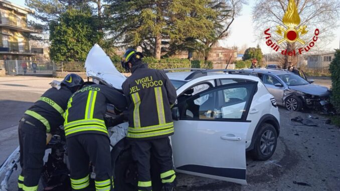 Incidente a San Giustino: Intervento Vigili del Fuoco Incidente a San Giustino: Intervento Vigili del Fuoco