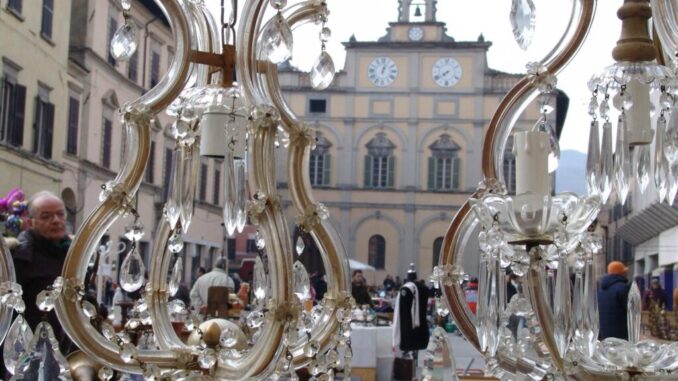 Al via il mercatino artigiano in piazza Matteotti