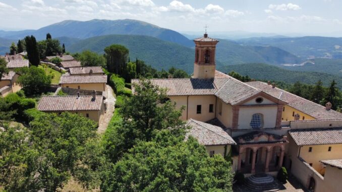 Eremo Montecorona apre ai visitatori: giornata spirituale unica