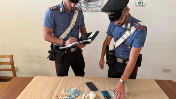 Scoperto con 88 grammi di cocaina: arrestato a 22 anni