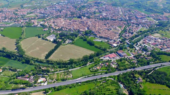 Barriere fonoassorbenti sulla E45: pressing del Comune