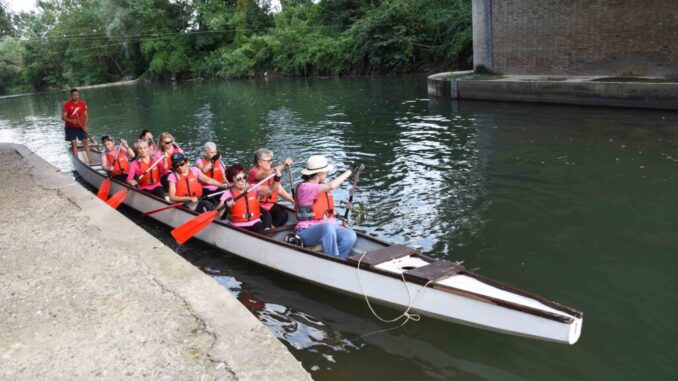 Canoe “rosa”: in pagaia per ritrovare il benessere fisico, il sorriso e la speranza