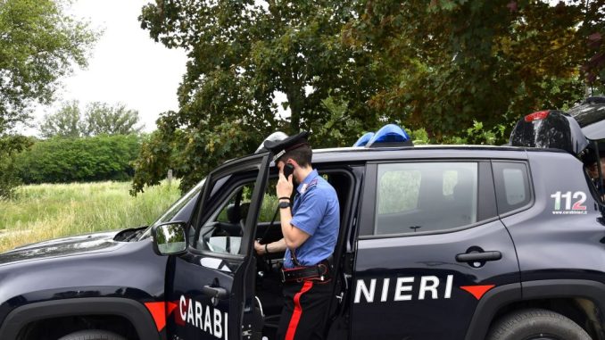 Ruba il portafoglio della receptionist e fugge: denunciato cliente di un hotel a Città di Castello