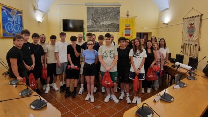 Giovani al centro nella cura degli spazi urbani a San Giustino