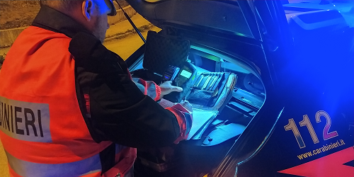 Controlli a Umbertide. Ragazzi trovati con coltelli e droga