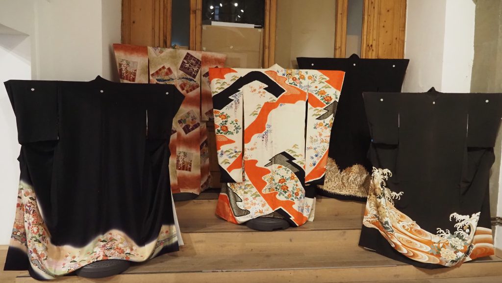 Chigusa Kuraishi, "Ensō" tra pittura giapponese e kimono