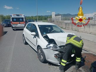 Incidente tra tre veicoli a Castello cinque feriti, tre in ospedale