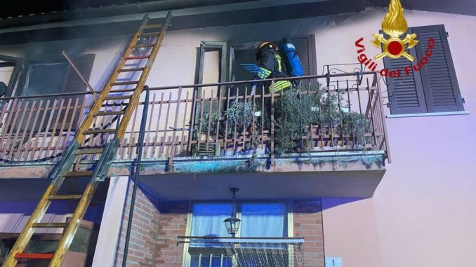 Incendio in abitazione a Bibbiana a Città di Castello, due donne evacuate