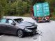 Incidente frontale su Apecchiese, traffico bloccato e ferito grave