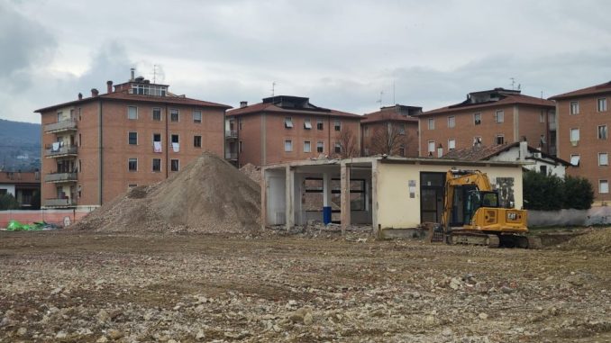 Collegio approva risoluzione contratto scuola Dante Alighieri