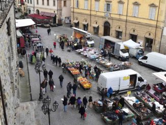 Mercato giovedì irrompe Capodanno: anticipo a mercoledì 31