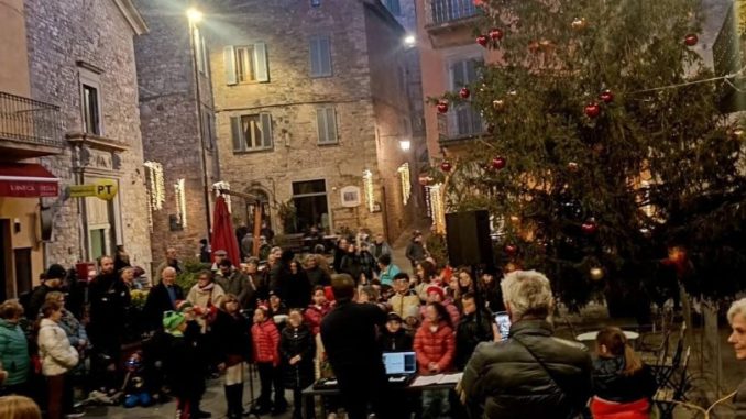 Magia di Montone tra presepi, musica e mercatini