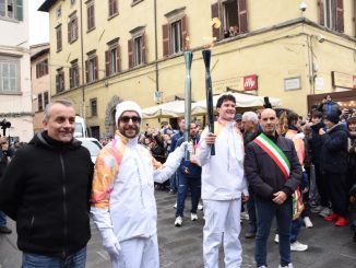 Città di Castello accoglie la fiamma olimpica con entusiasmo