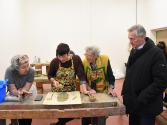 Ceramica Viva A Bufalini: Maschere Ridanno Voce Alla Città