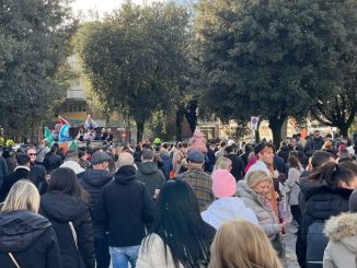 Carnevale 2026 travolge Umbertide con colori, musica e comunità