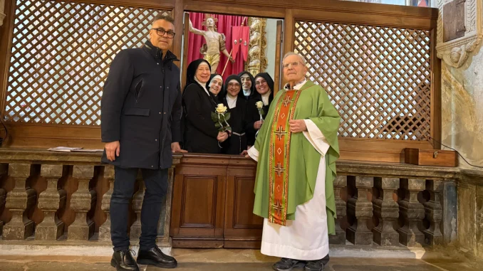 Clarisse: a Montone il borgo saluta le sorelle per il Libano