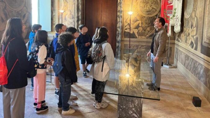 Scuola Anna Frank, gli alunni visitano le sedi istituzionali