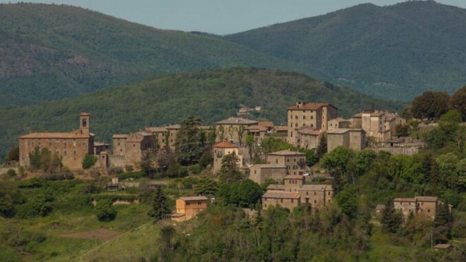 Preggio protagonista estiva nel borgo antico